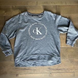 Women Relaxed Fit  Calvin Klein crew neck sweatshirt size medium color dark grey